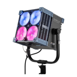 Nanlux Matrix 2500C - Foco LED RGB Multifuente 2500W con Lente Fresnel + Flight Case